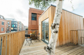 Carmen Eco-Pod / Treehouse, Close to Cabot Circus
